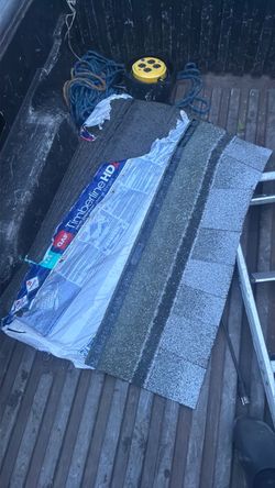 GAF Layerlock Roofing Shingles Packaging