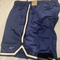 Nike Shorts. Dry Fit. Basketball Shorts. Large. 