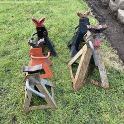 Jack stands