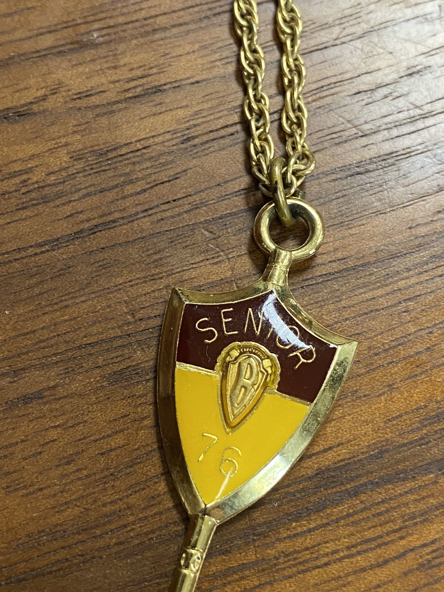 Class 2024 key necklace