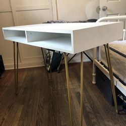 Desk(White)