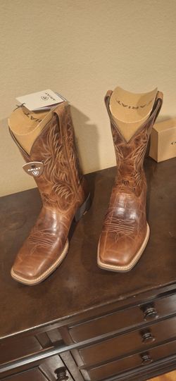 Cowboy boots ARIAT size 12. .Botas nuevas "