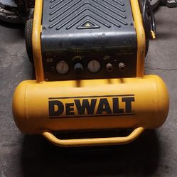 Dewalt Compressor 