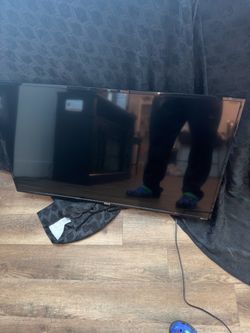 32” Smart Tv - Great Condition