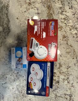 Fire alarm flashers and vibrator, loud beeping