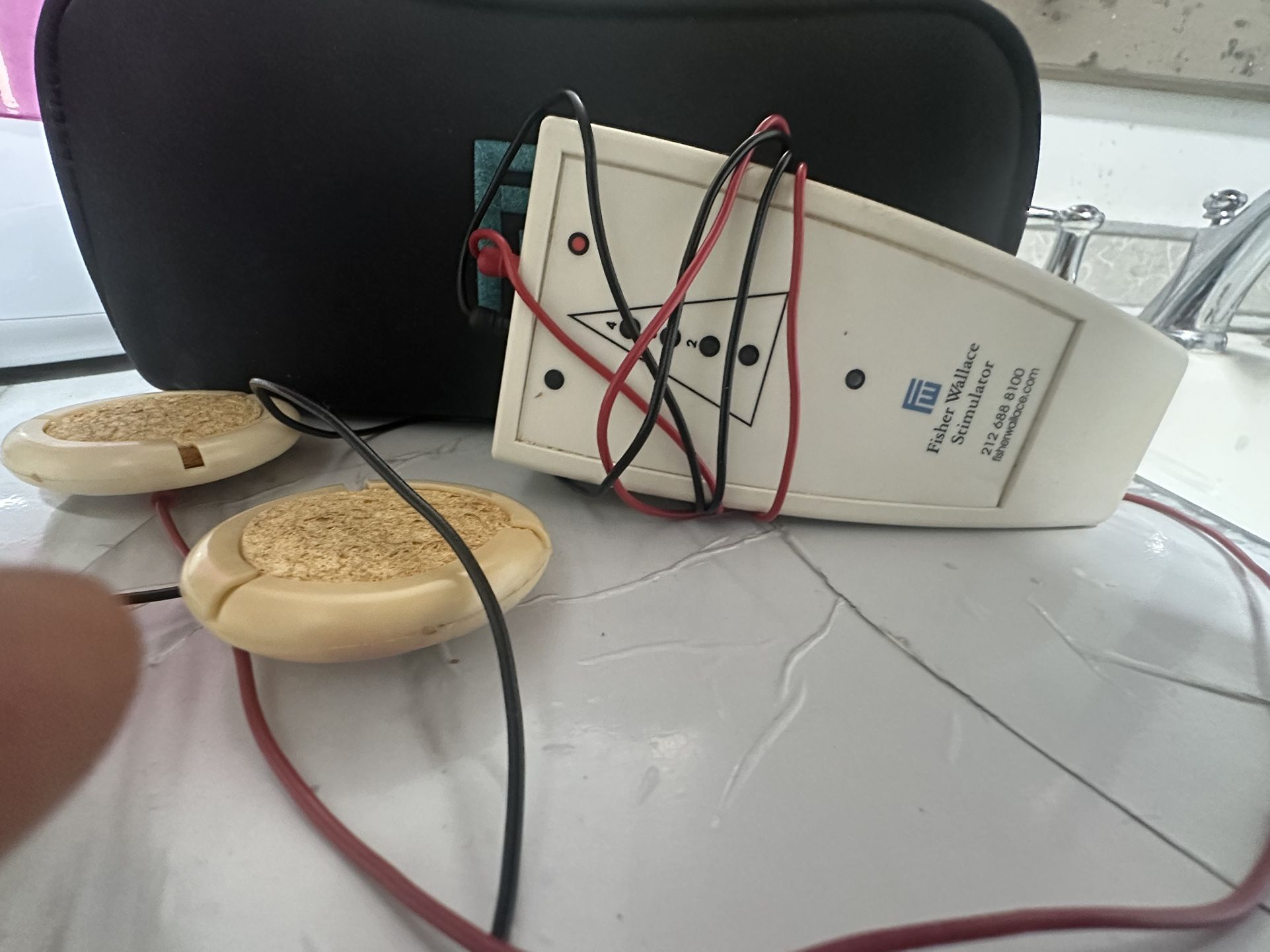 Fisher Wallace Stimulator 交換用スポンジと電池付き Fisher Wallace Stimulator 交換用スポンジと電池付き