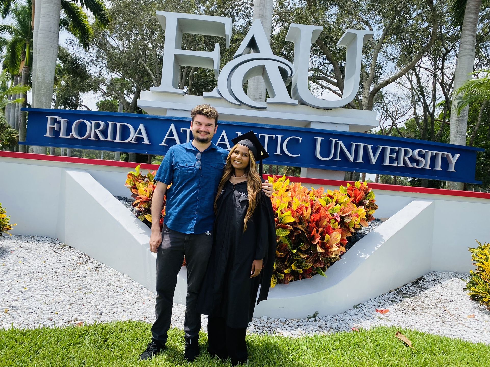 Fau Masters Graduation Gown & Cap