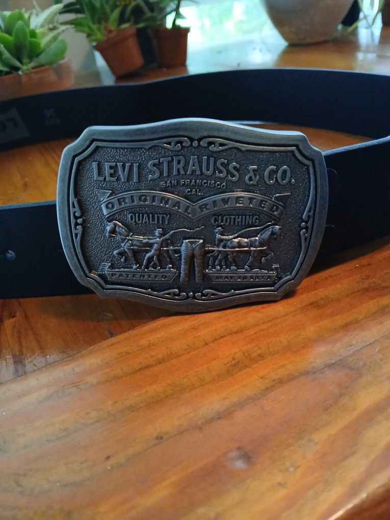 Levi's Brand New Black Leather Belt And Silver Buckle