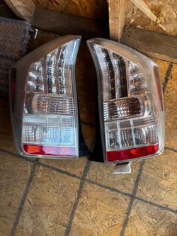 2010-2011 Toyota Prius Tail lights