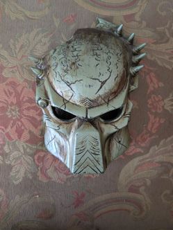 Heavy Resin Celtic Predator Mask – Battle Damaged / Prop Display