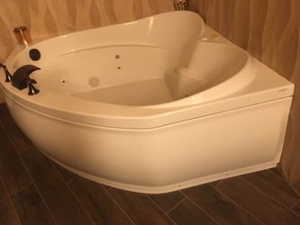 Corner Tub Skirt 