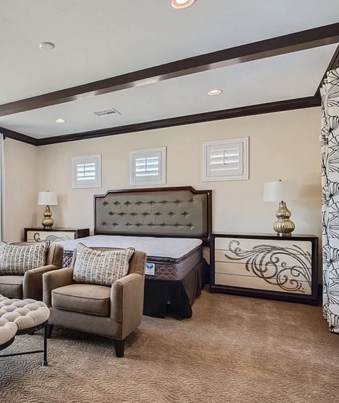 King Bed Frame With Dressers And Lamps
