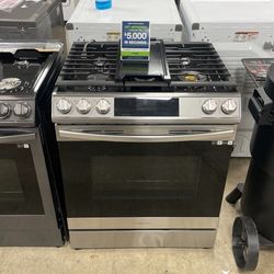Samsung Stainless Steel Stove With Air Fryer  Z8Q
