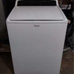 *DELIVERY INCLUDED* Whirlpool HE Washer 