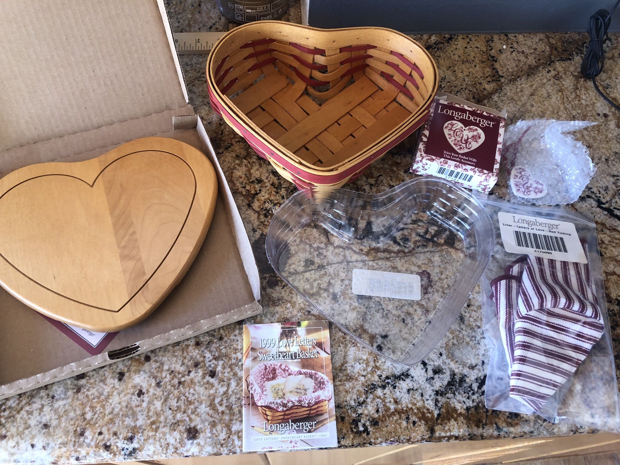Longaberger Vintage Valentine 1999 Love Letters Basket Combo Wooden lid And Tie On