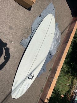 Chilli Surfboard 7’ 0 Mid Strength longboard in great condition