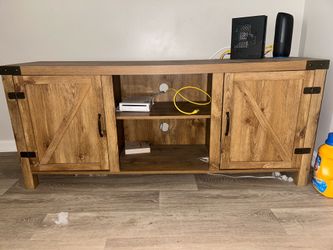 Entertainment center