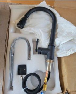 New Matte Black Single Hole Kitchen Faucet. I Have Others Avail. Look At My Profile!