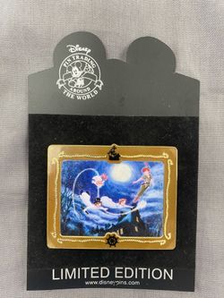 Disney Peter Pan Wendy John Michael Flying LE Limited Edition Pin On Card