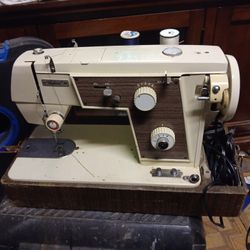 Fleetwood Sewing Machine Wirh Case