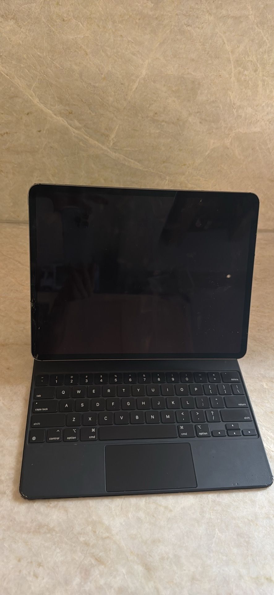 iPad Pro (12.9in) (4th generation) (512 GB) & Magic Keyboard