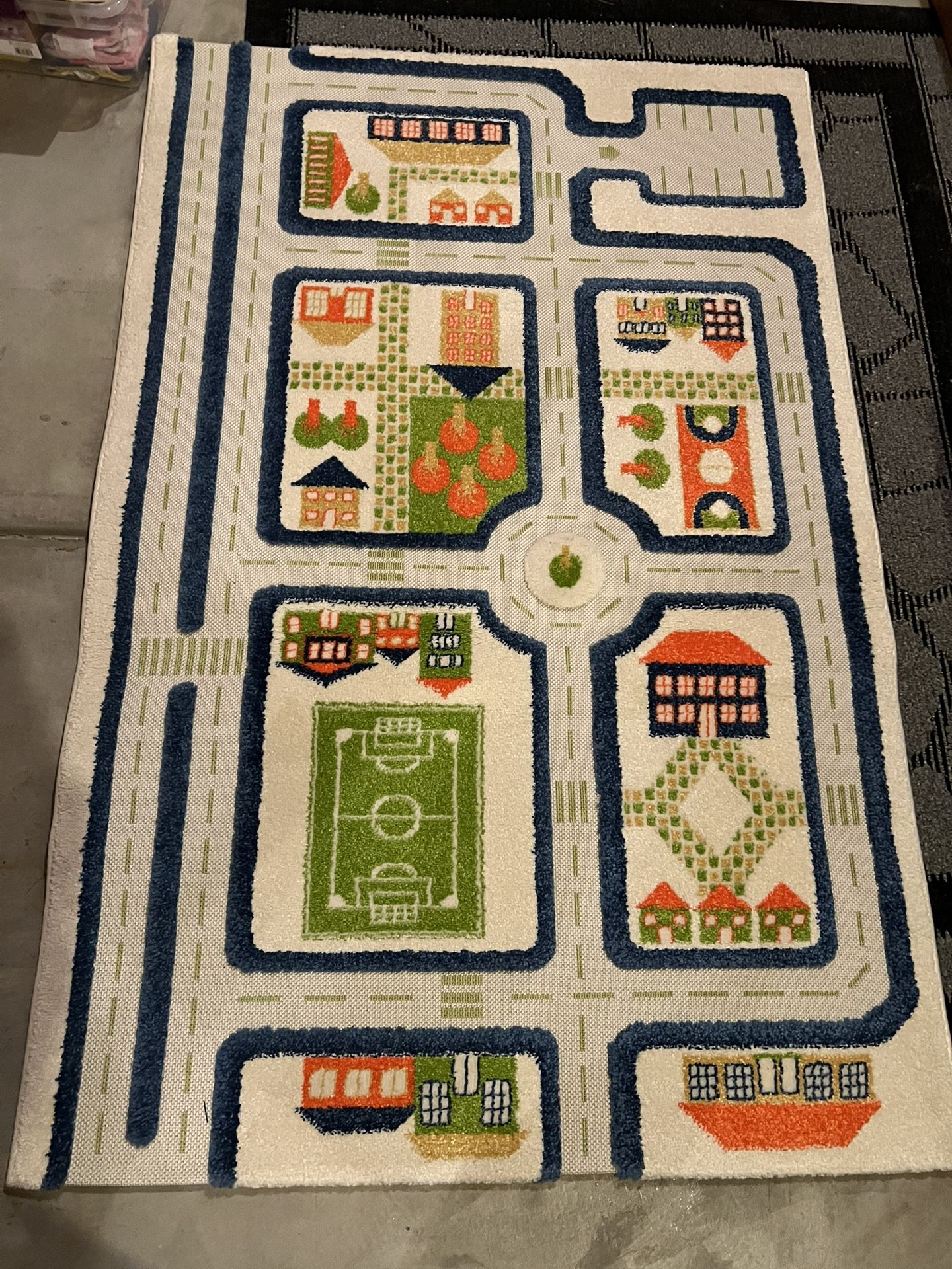 3D Play Carpet And Wooden Car And City Set-New condition