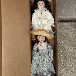 6 Porcelain Dolls With Stand 