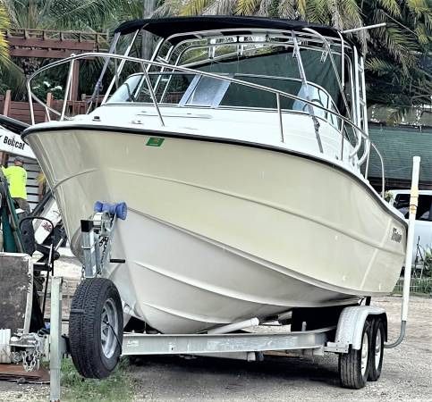 20701A9 BOAT 225 22.6 FEET TRITON 250 HP MERCURY SUPER CHARGE VERADO