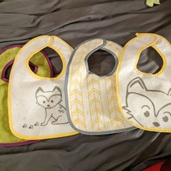 4 Water Proof Bibs