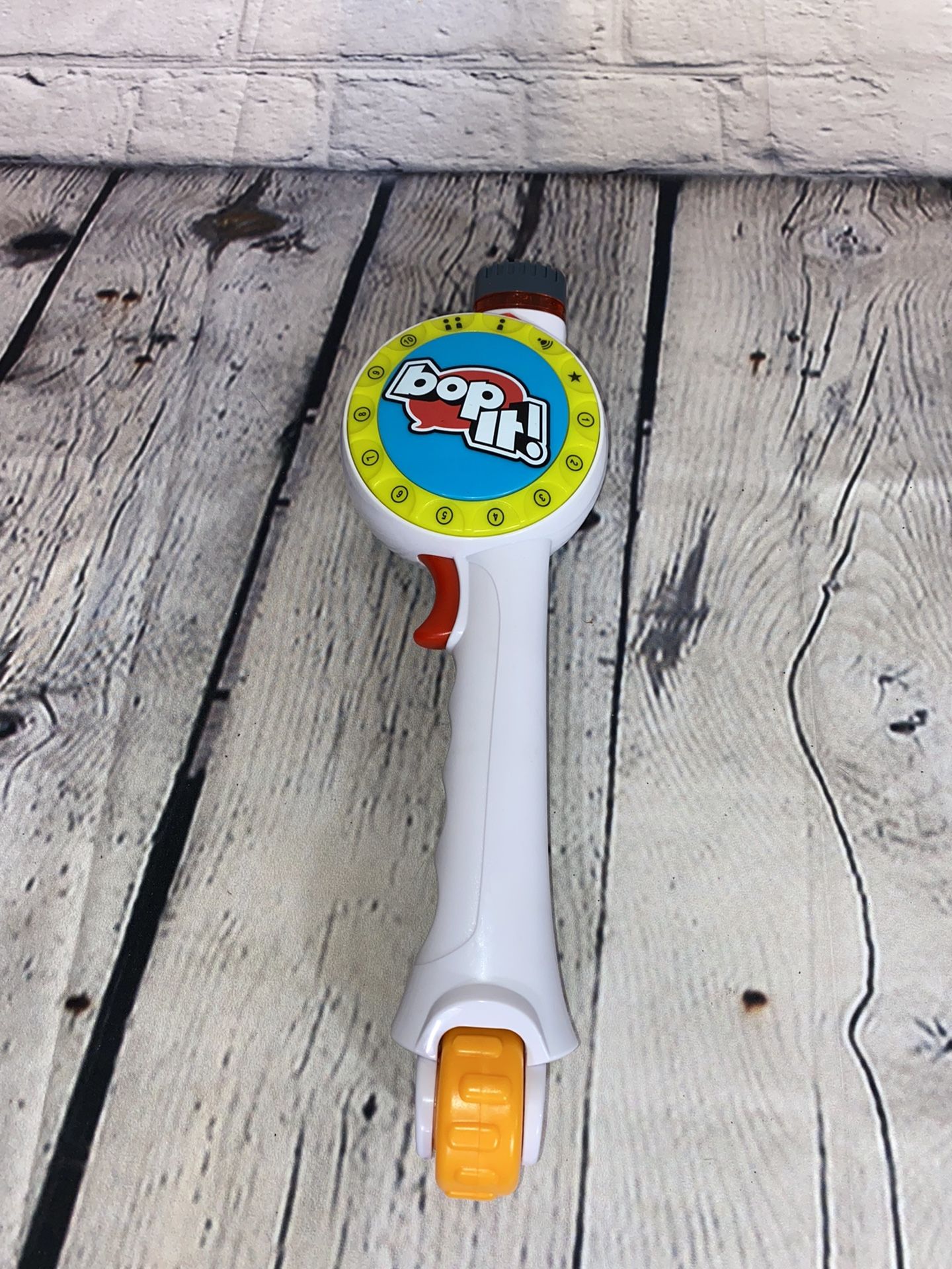 Bop It! Hasbro Pull Twist Original Electronic Handheld Game Tested 10 Settings