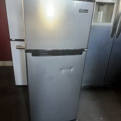 Magic Chef Mini Refrigerator 