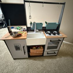 KidKraft Farm To Table Kitchen 