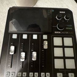 RØDE - RØDECaster Duo Integrated Audio Production Studio - Black