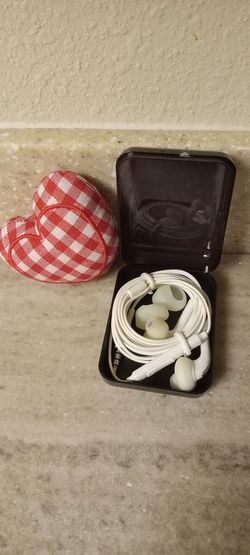 Samsung Earphones (Make an Offer)