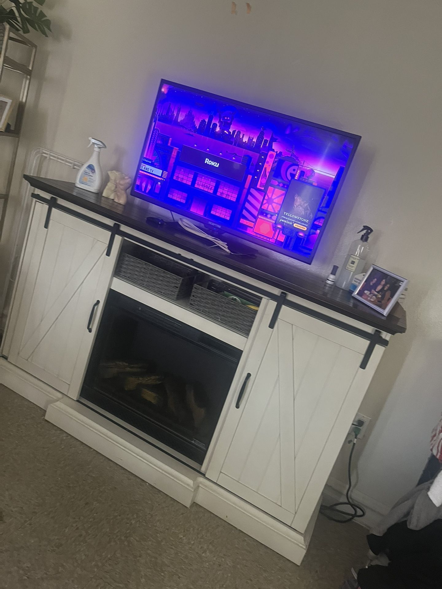 Bobs Furniture “Joanna Fireplace” Electric Fireplace. for Sale in New York,  NY - OfferUp