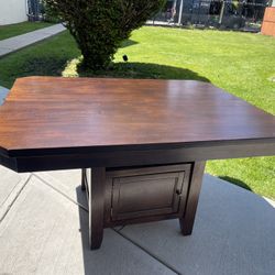 Dining Room Table 