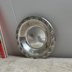 Silver antique small plate , REED & BARTON  Classic Rose Design