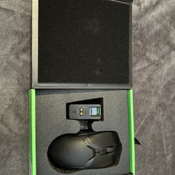 Razer Viper Ultimate Hyperspeed Lightest Wireless Gaming Mouse & RGB Charging Dock: Fastest Switch - 20K DPI Optical Sensor - Chroma Lighting - 8 Prog