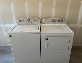 Whirlpool washer and dryer (delivery available)