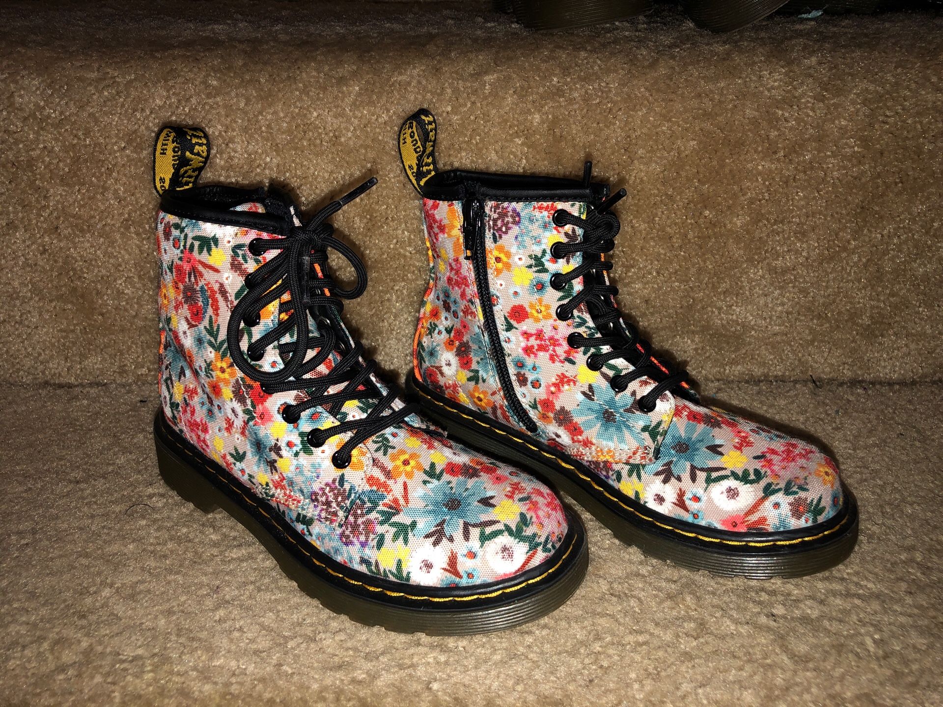 Floral Dr. Martens 2y