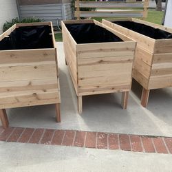 CUSTOM SIZED PLANTER BOXES