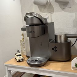 Keurig K-Café Coffee & Latte Maker with Milk Frother Very good  Condition! ☕🥛