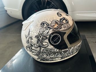 Motorcycle helmet