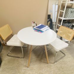 Modern Tulip Dining Table With 2 Mid Century Modern Chairs 