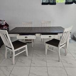Dining Room Table W/ 4 Chairs