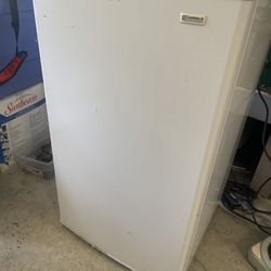  Kenmore Mini Fridge 