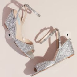 BNIB Betsey Johnson Elora Wedges