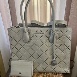 Michael Kors Purse With Free Wallet!!!