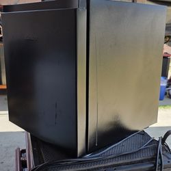 Hisense Mini  Cooler  Works Great 