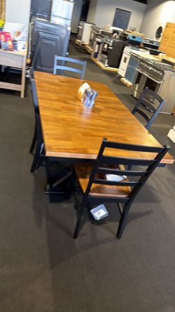 5 piece or 7 piece dining room set